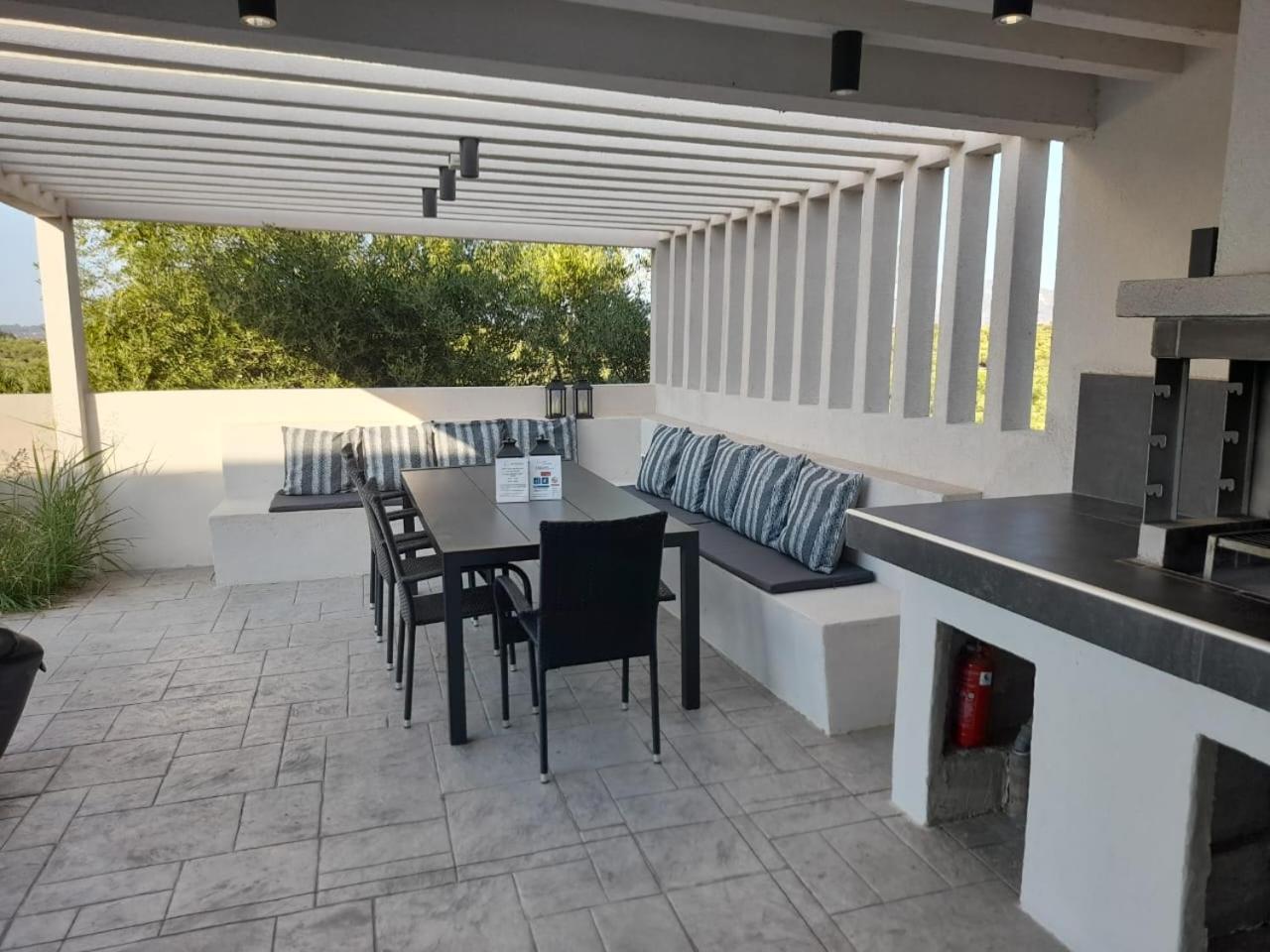 Villa Moonstone Mouzákion Exterior foto